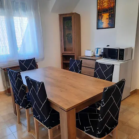 شقة Galeria Vendeghaz