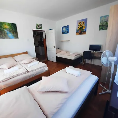 Apartment Galeria Vendeghaz *
