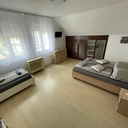 Galeria Vendeghaz Apartament *